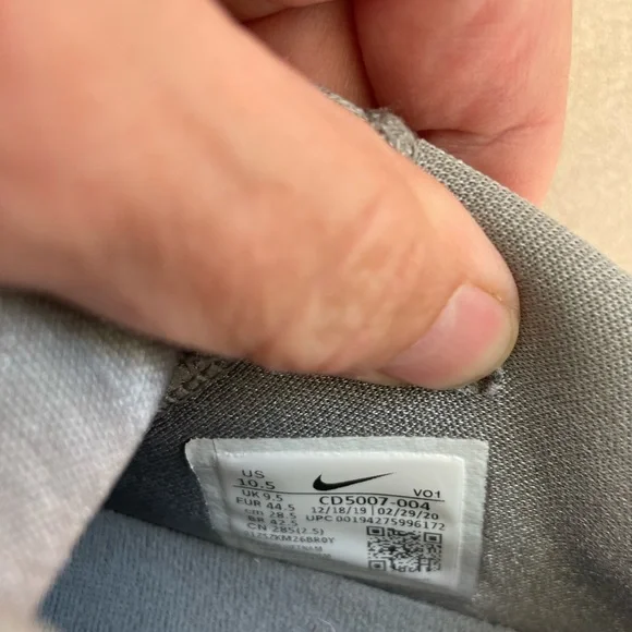 Nike Lebron XVII Low Lace Up Athletic Shoe - Picture 5 of 5